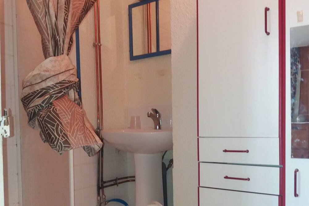 Photo of Bathroom in La Llagonne