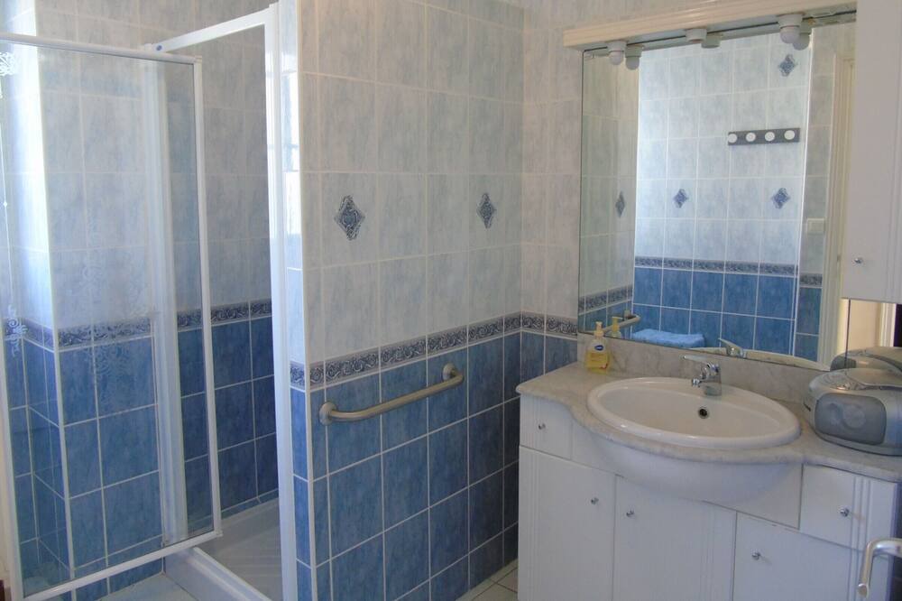 Photo of Bathroom in Saint-Jean-de-Monts