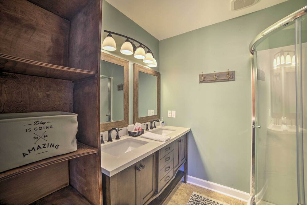 Photo of Bathroom in Grand Rivers