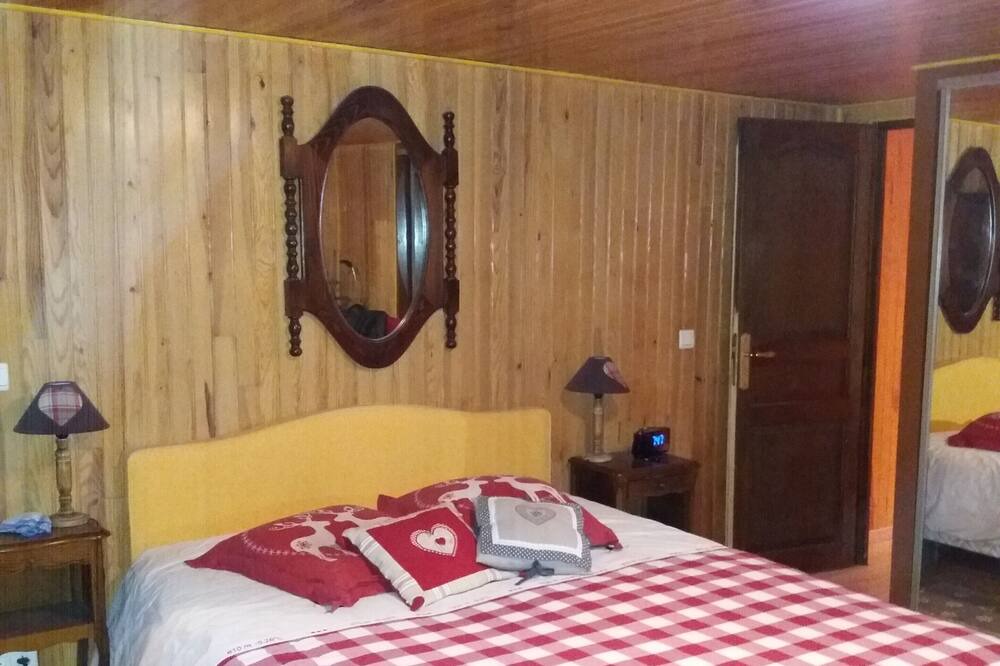 Photo of Bedroom in La Llagonne