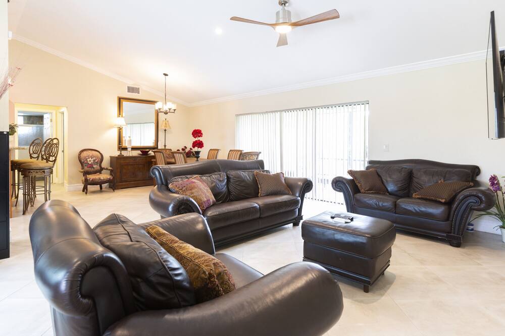 Photo of Livingroom in Riviera Beach