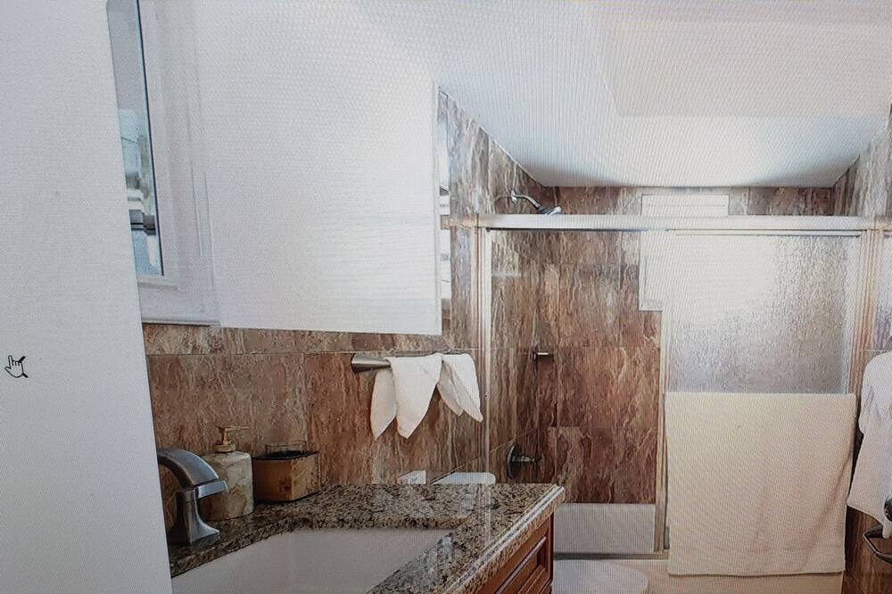 Photo of Bathroom in Riviera Beach