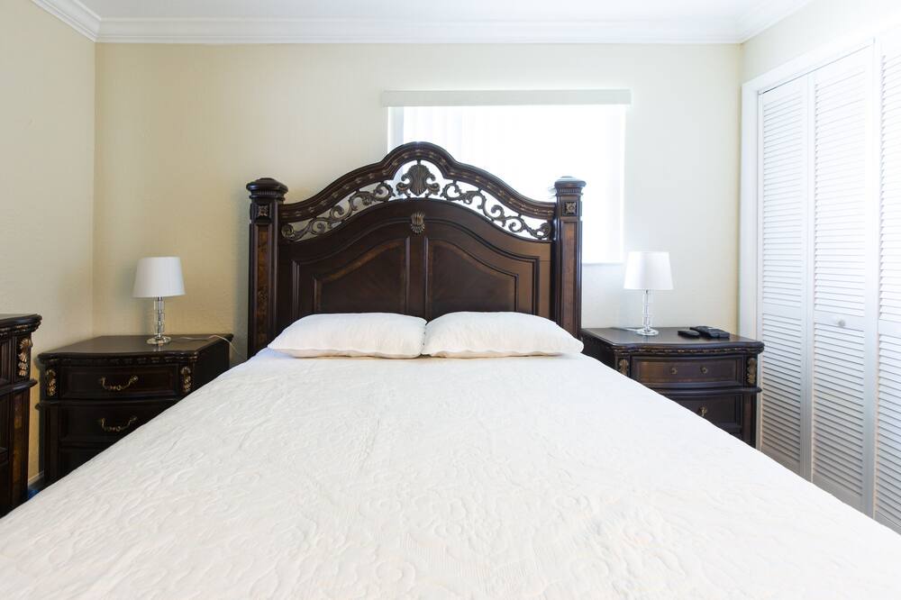 Photo of Bedroom in Riviera Beach