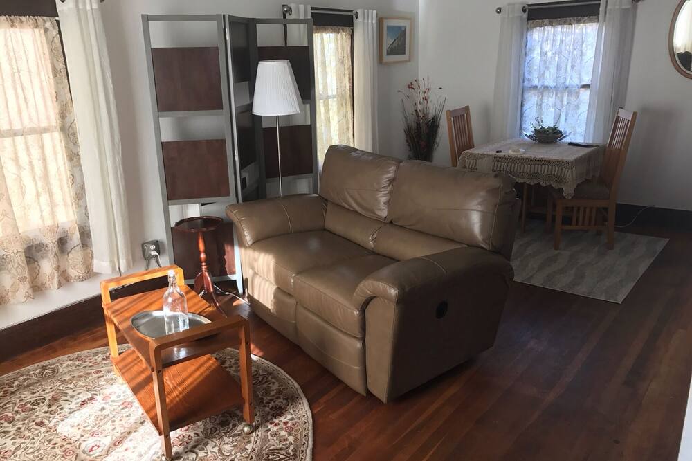 Photo of Livingroom in North Berkeley