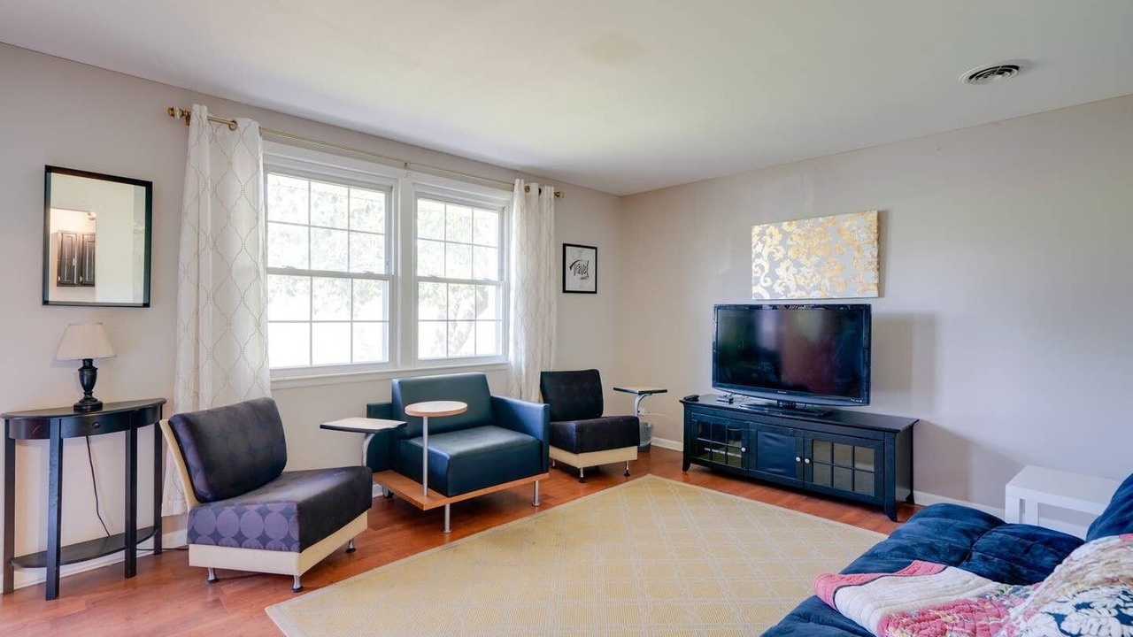 Photo of Livingroom in Hickory Bend