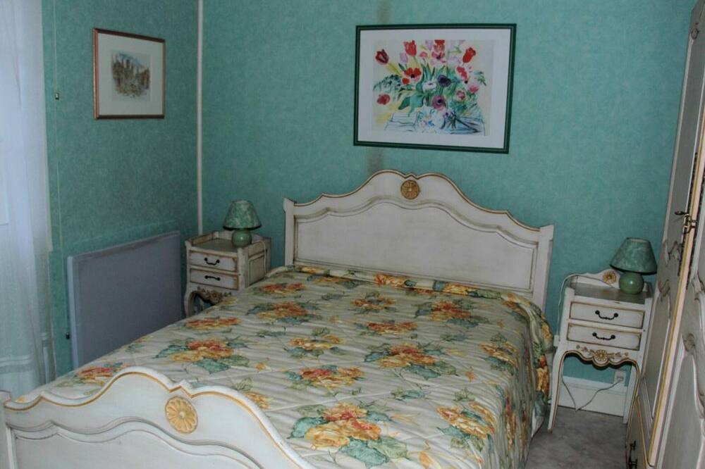 Photo of Bedroom in Huisseau-sur-Cosson