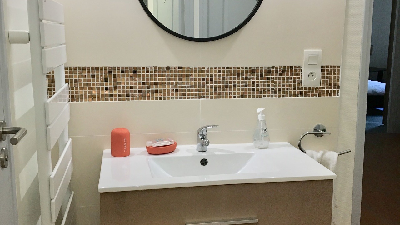 Photo of Bathroom in Lignan-de-Bordeaux