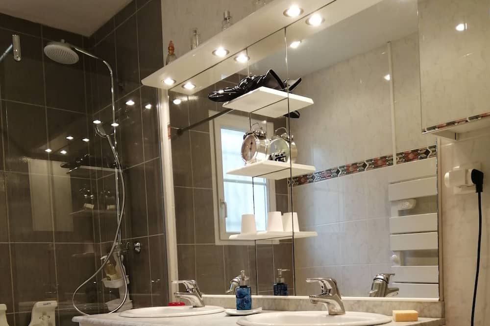 Photo of Bathroom in Ruffec