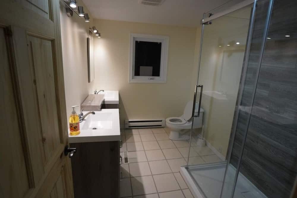 Photo of Bathroom in Sainte-Aurelie