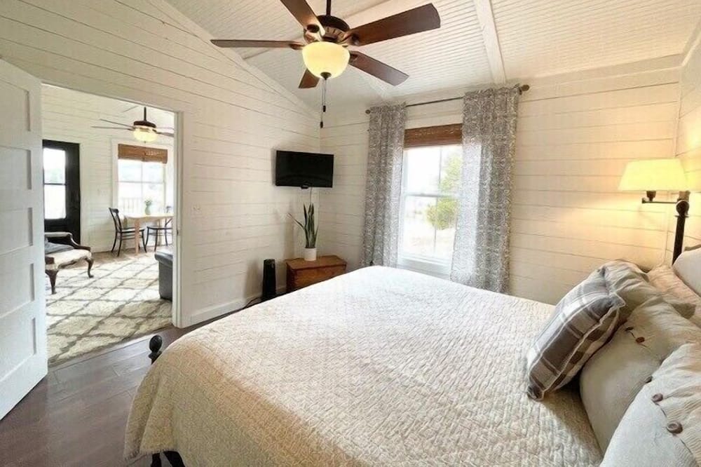 Photo of Bedroom in Fredericktown