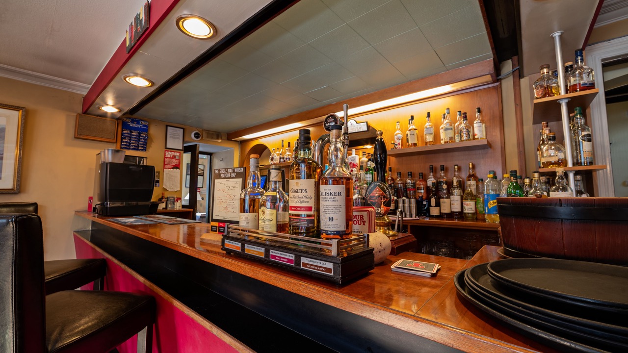 Photo of Others in Alvie