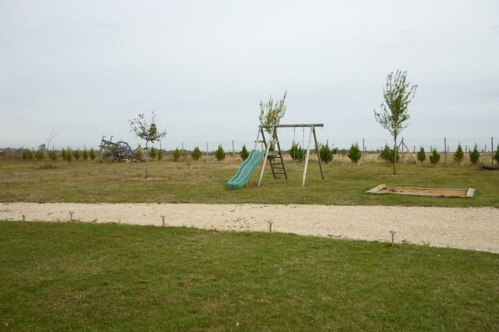 Photo of Others in Averdon