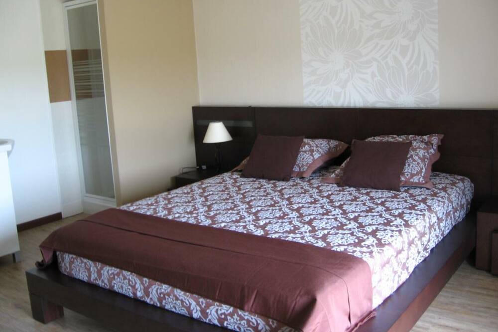 Photo of Bedroom in Averdon