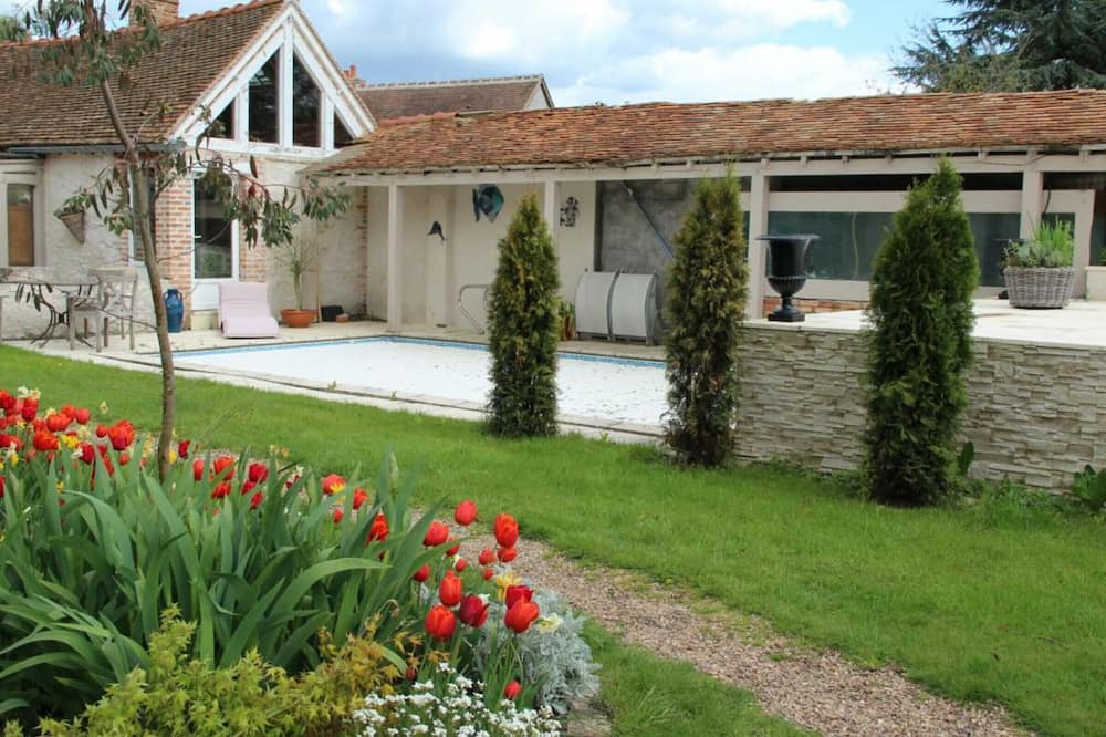 Photo of Outdoor in Thoury