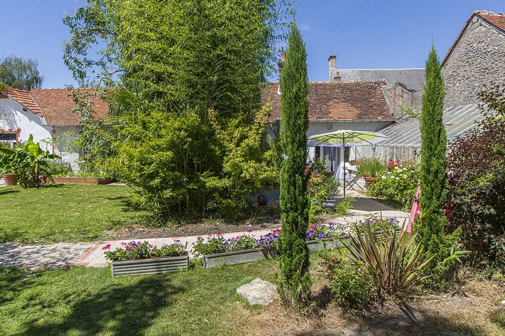 Photo of Outdoor in Thoury