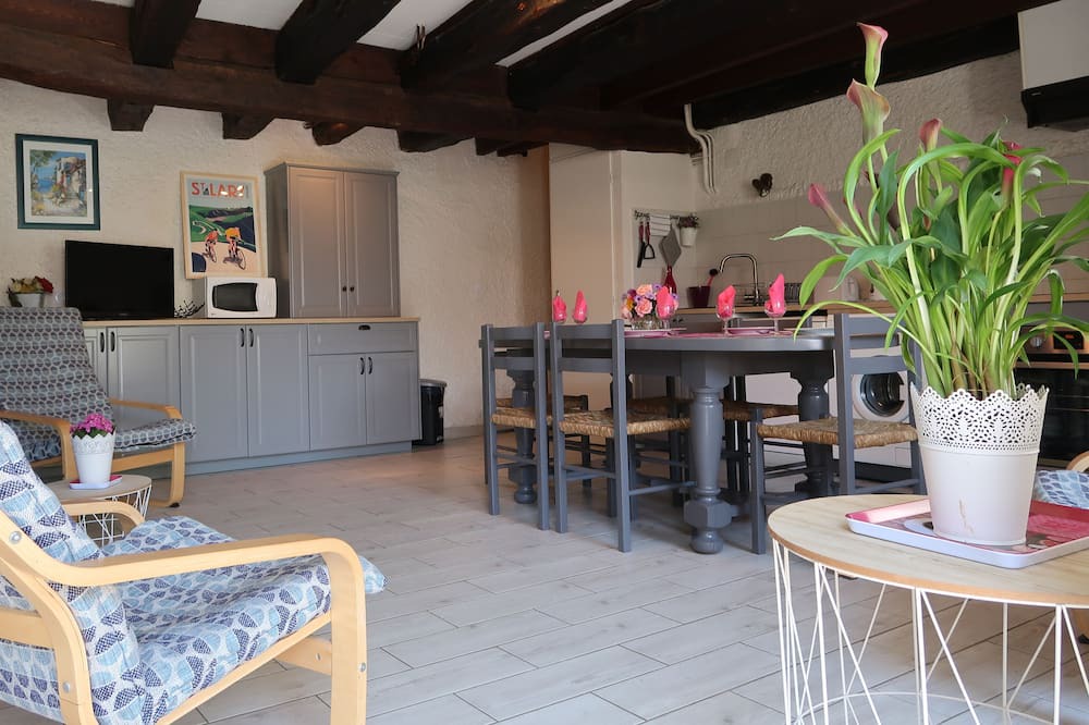 Photo of Livingroom in Cazaux-Frechet-Aneran-Camors