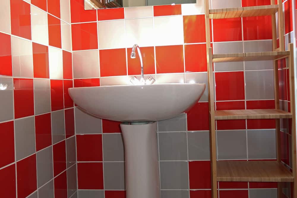 Photo of Bathroom in Cazaux-Frechet-Aneran-Camors