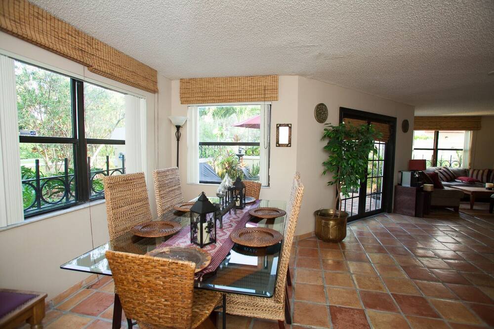 Photo of Livingroom in Juno Beach