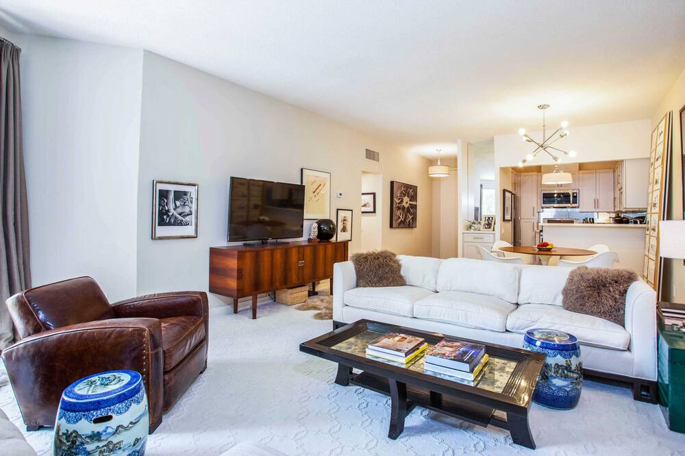 Photo of Livingroom in Norma Triangle