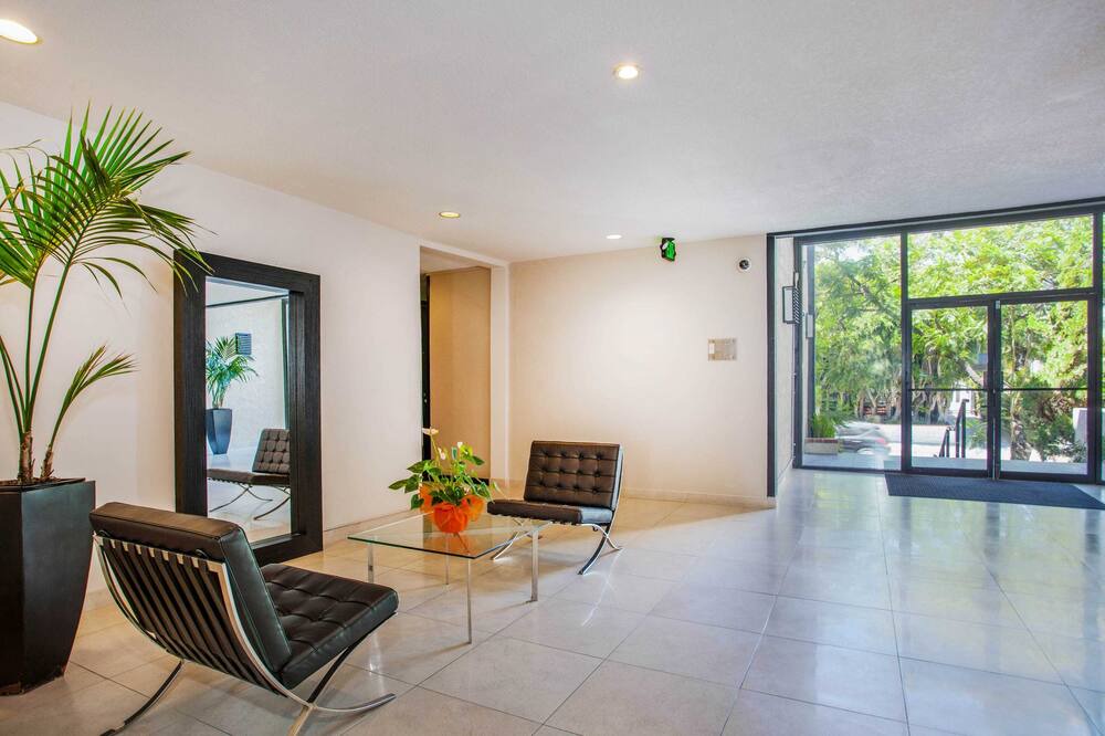 Photo of Livingroom in Norma Triangle