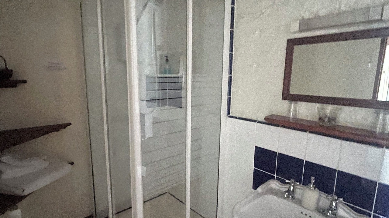 Photo of Bathroom in Rhoose