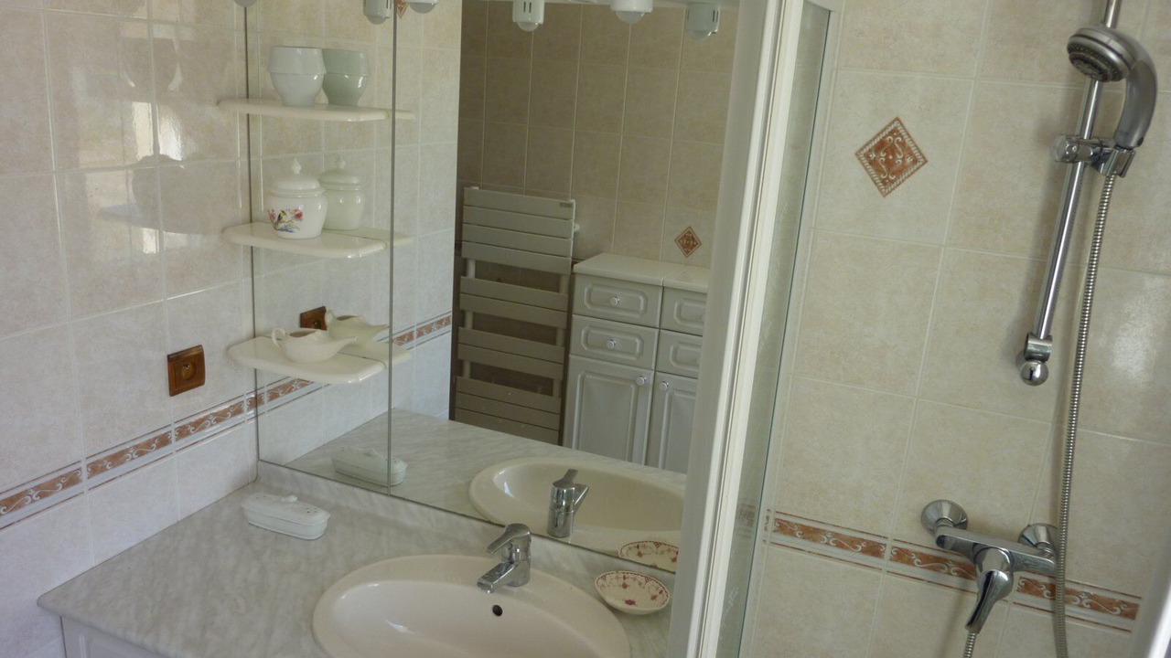 Photo of Bathroom in Orbigny