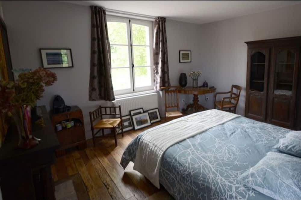 Photo of Bedroom in Toeufles
