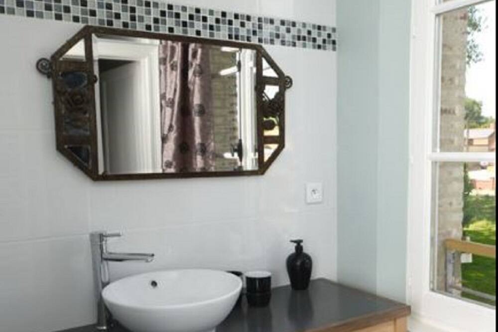 Photo of Bathroom in Toeufles