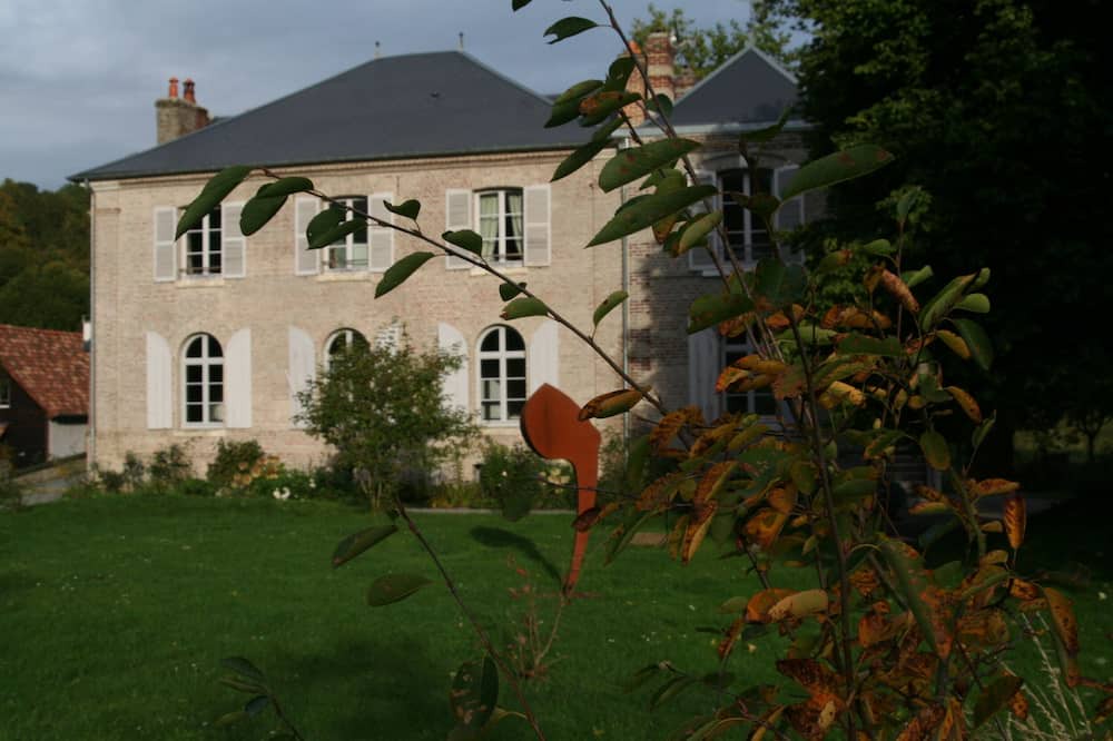 Photo of Others in Toeufles
