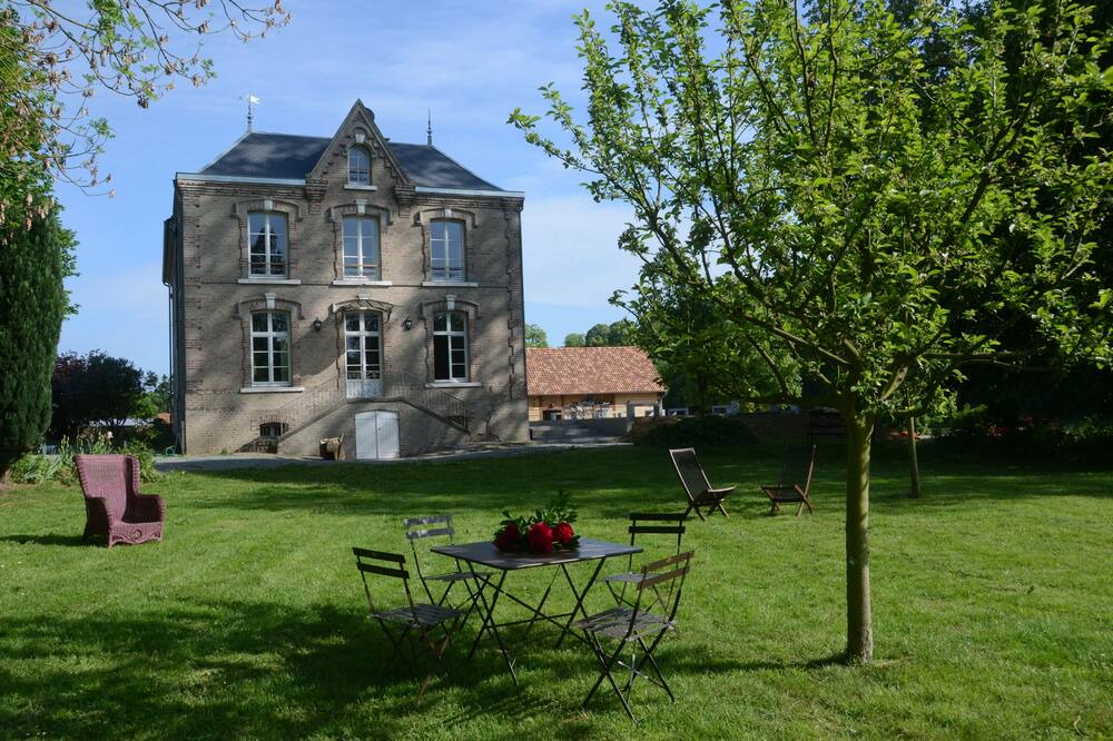 Photo of Outdoor in Toeufles
