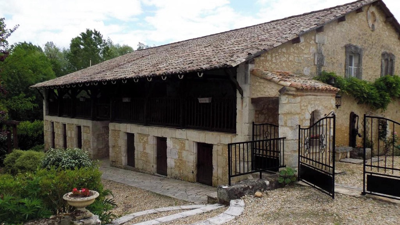 Photo of Outdoor in Saint-Front-de-Pradoux