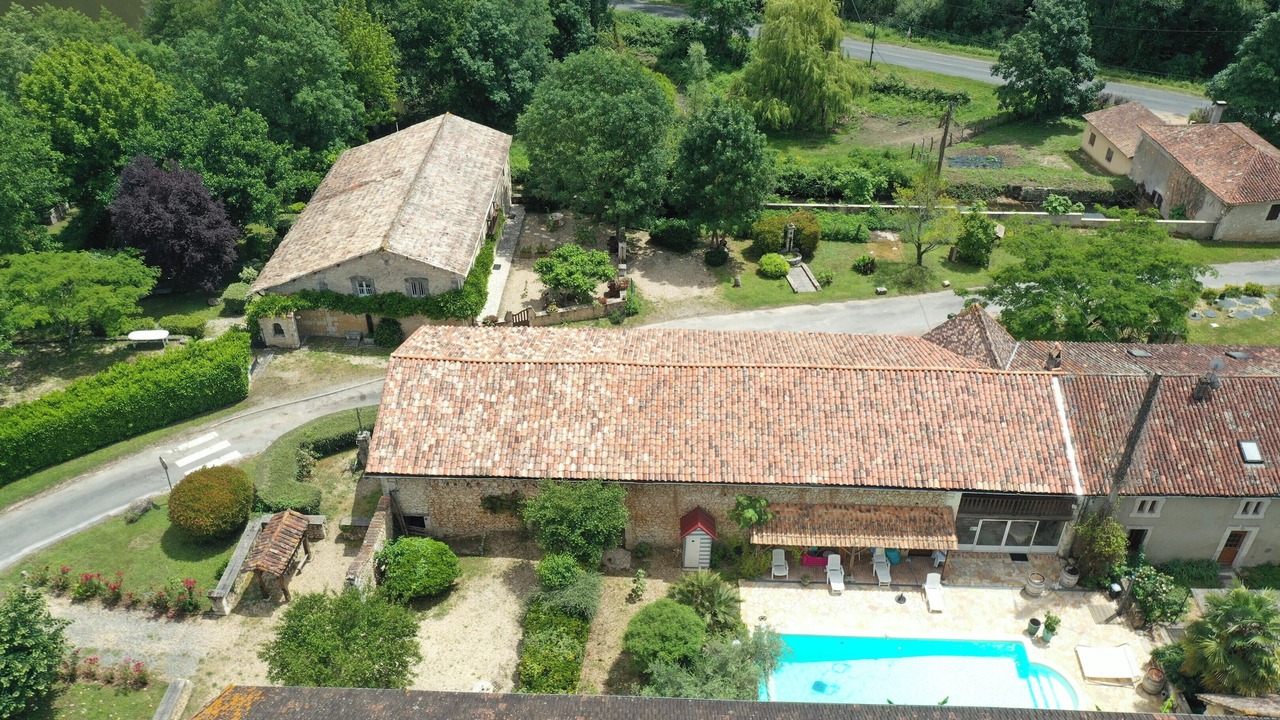 Photo of Outdoor in Saint-Front-de-Pradoux