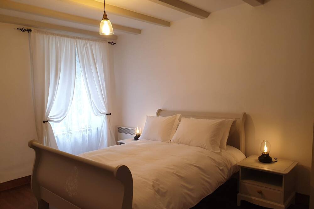 Photo of Bedroom in Egliseneuve-des-Liards