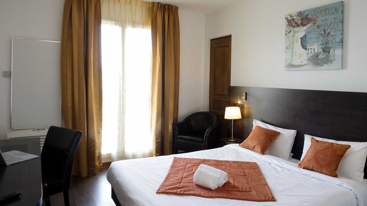 Photo of Bedroom in Epernon