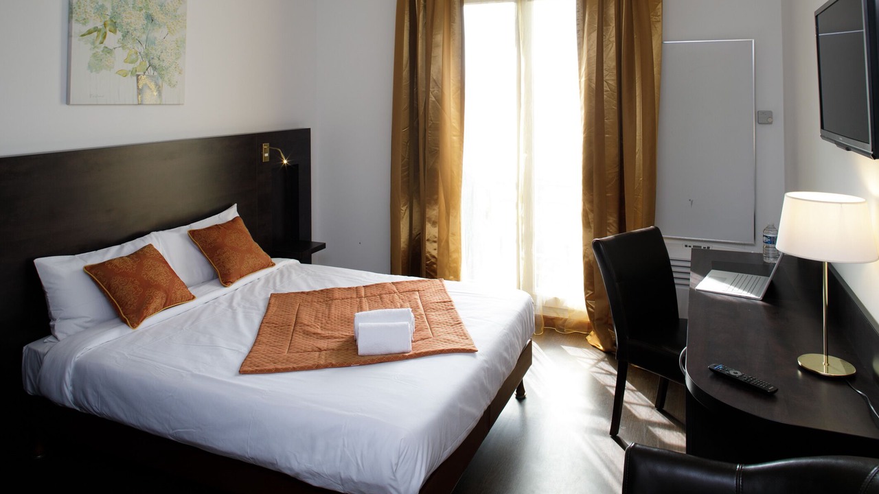 Photo of Bedroom in Epernon