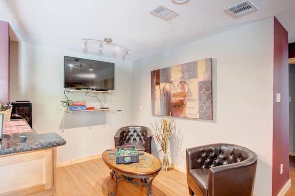 Photo of Livingroom in College Station