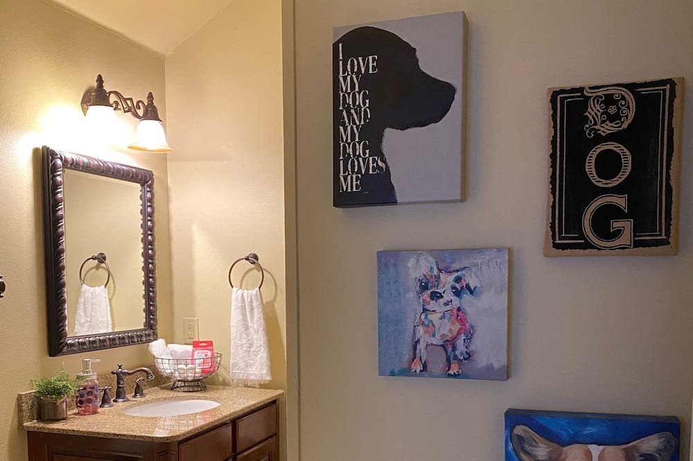 Photo of Bathroom in Natchitoches