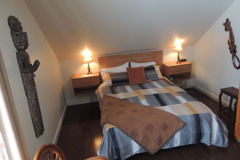 Photo of Bedroom in Larouche