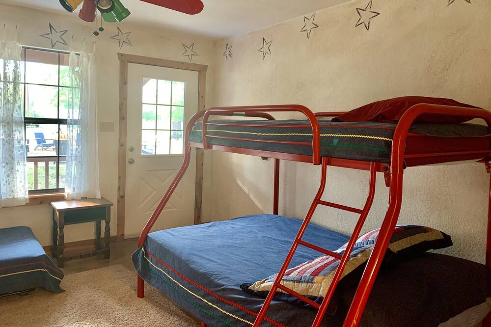 Photo of Bedroom in Floresville