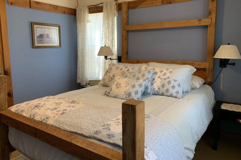 Photo of Bedroom in Floresville
