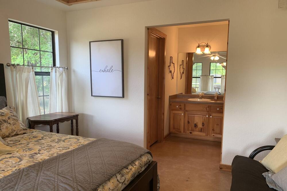 Photo of Bedroom in Floresville