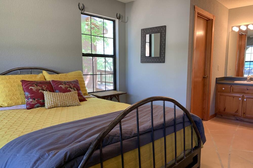 Photo of Bedroom in Floresville