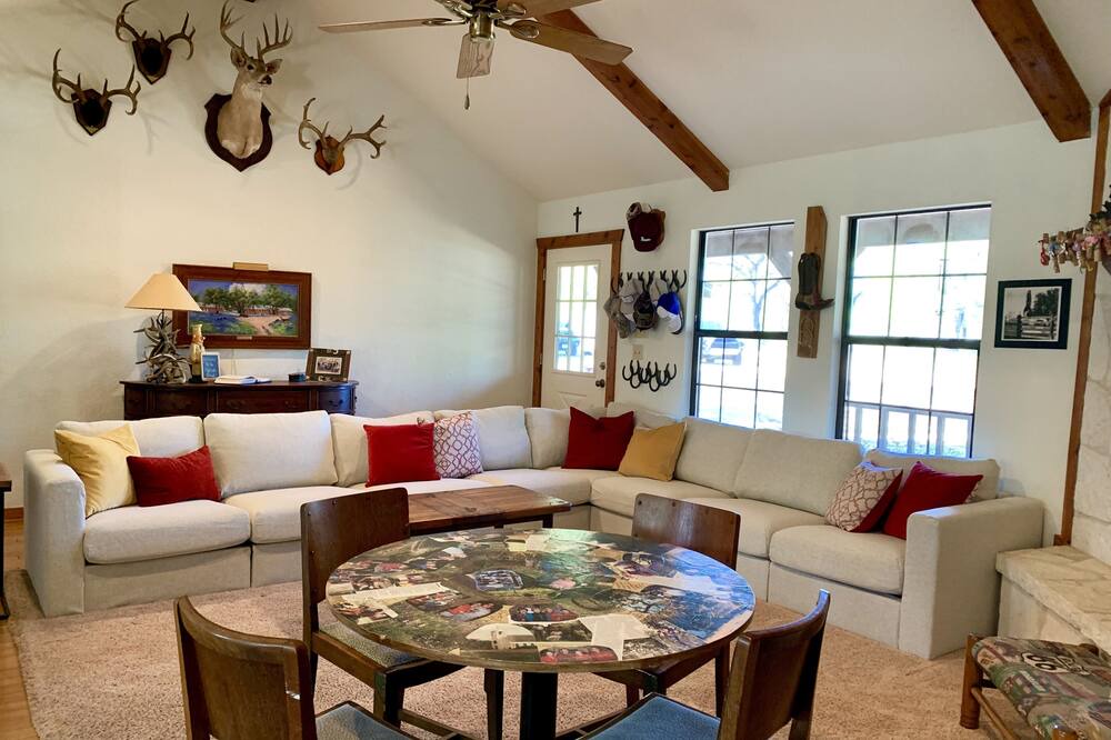 Photo of Bedroom in Floresville