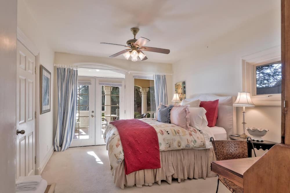 Photo of Bathroom in La Selva Beach