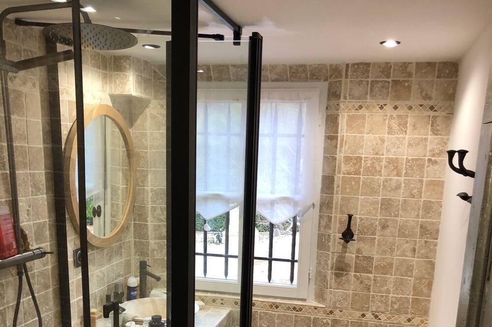 Photo of Bathroom in Nord