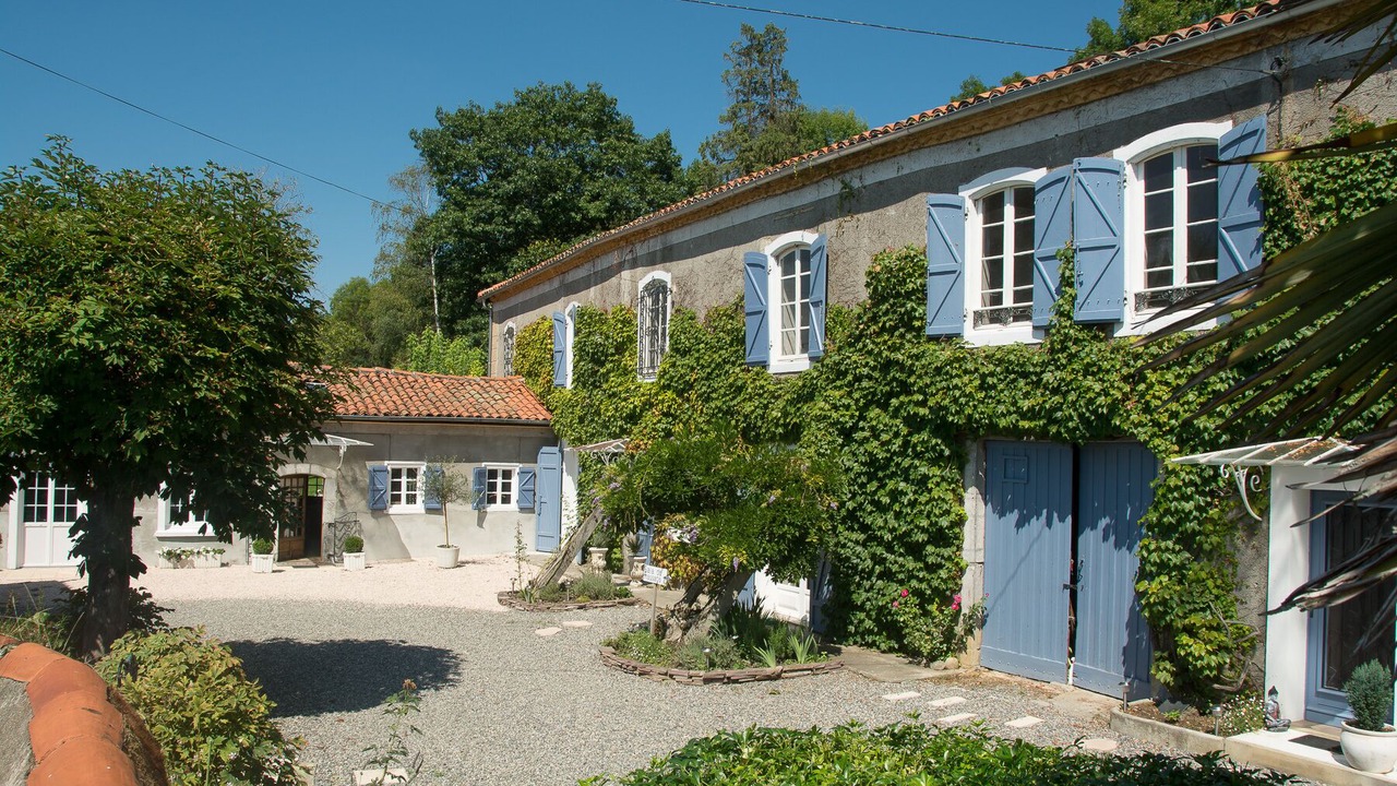 Photo of Outdoor in Villeneuve-de-Riviere