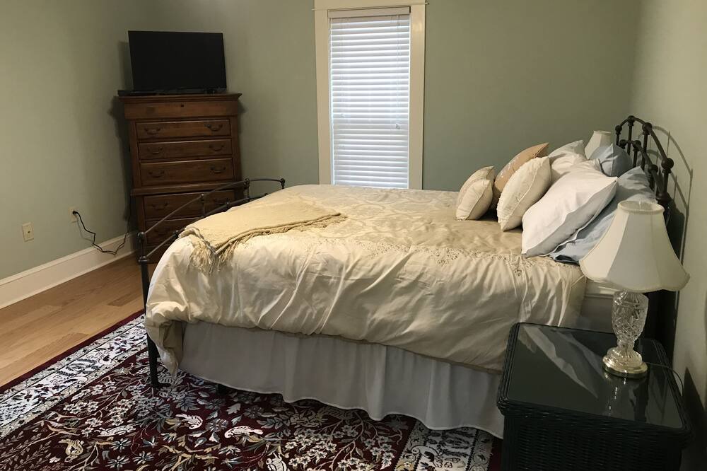Photo of Bedroom in Elmira