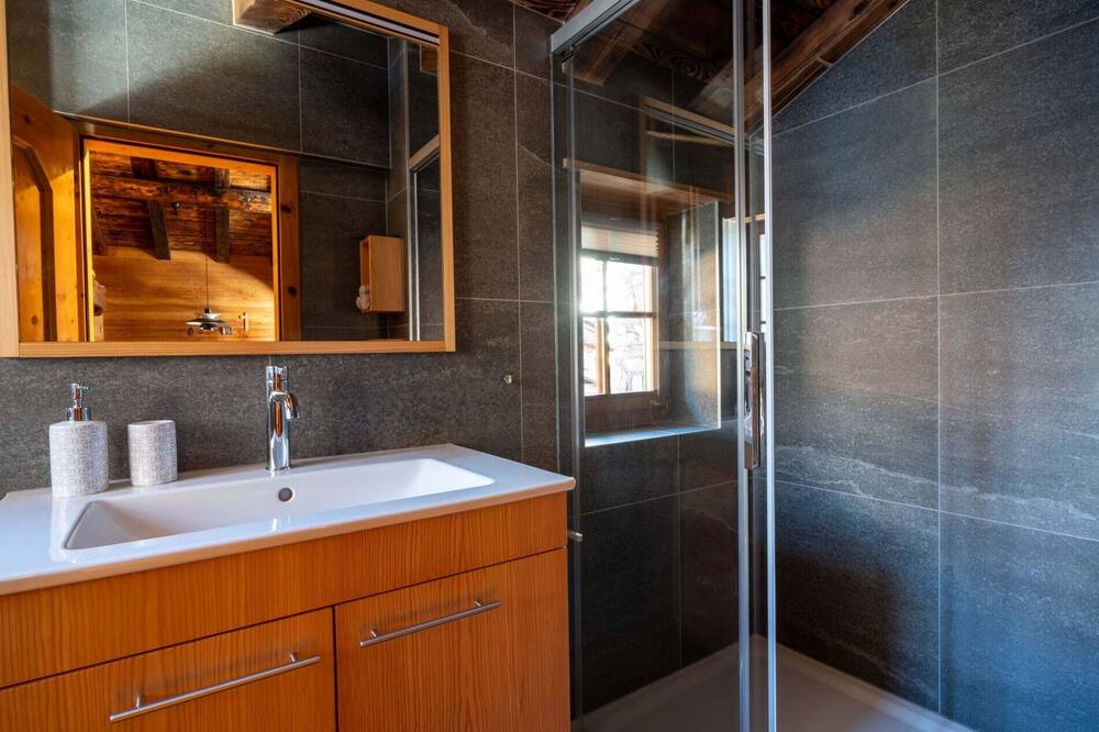 Photo of Bathroom in Saas Almagell