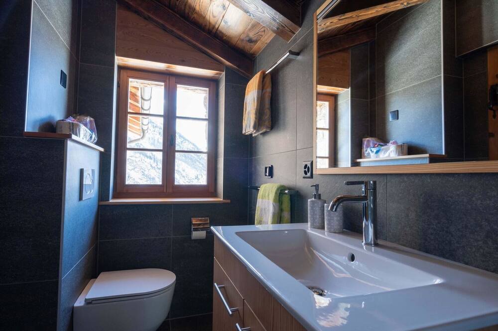 Photo of Bathroom in Saas Almagell