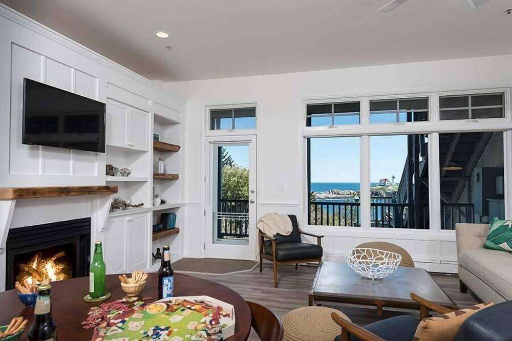 Photo of Livingroom in York Beach
